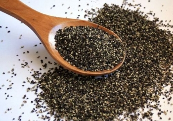PIN HEAD OF BLACK PEPPER